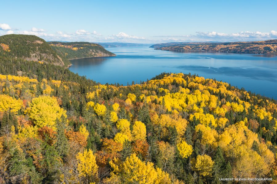 Paysage du fjord du Saguenay en automne